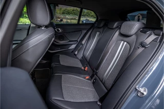BMW 1 Serie 118i Executive Sport Line  Individual Storm Bay Shadow / 25