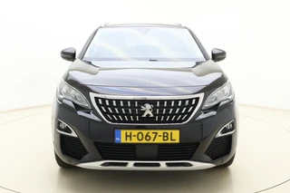 Peugeot 3008 1.2T Allure | 130PK | Elektrische Achterklep | Afneembare trekhaak | Keyless Entry & Start | 19'' Lichtmetalen velgen | Navigatie | DAB + | Camera Achter | 1e eigenaar! / 7