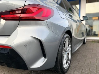 BMW 1 Serie 118i Business Edition M Sport I Carplay I Hifi I Climate contr. / 20