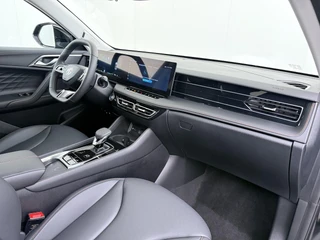 MG MG HS PHEV 1.5 Luxury PLUG-IN HYBRIDE | 272 PK | NIEUWE AUTO | >1.000 KM TOTAAL BEREIK | 1E REGISTRATIE 03-2026 | 360° CAMERA | ELEKTRISCHE ACHTERKLEP | 7 JAAR MG GARANTIE T/M 2033 | APPLE CARPLAY | ANDROID AUTO | STOELVERWARMING | FULL LED | ELEKTRISCHE STOELEN / 41