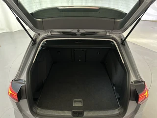 Volkswagen Golf Variant 1.0 eTSI DSG Life Sfeerverlichting Navigatie Parkeersensoren Camera / 18