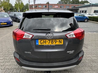 Toyota RAV4 2.0 Style 4WD / 5