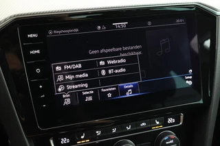 Volkswagen Passat Variant 1.5 TSI 150pk DSG 2x R-Line Panoramadak Leder Camera Stoelverwarming Virtual Cockpit / 27