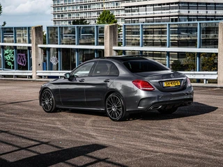 Mercedes-Benz C-klasse 180 AMG Night Edition | Panoramadak | Burmester | Memory | 360 Camera | Leder | LED | Sfeerverlichting | Stoelverwarming | 19" / 10