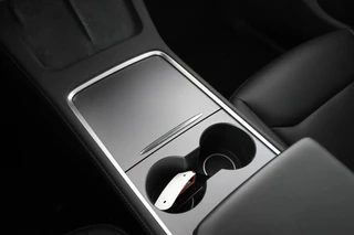 Tesla Model Y Long Range AWD 75 kWh Navigatie, trekhaak! Volleder, Climate / 34