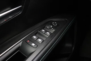 Peugeot 5008 1.2 PureTech Allure Pack Business AUTOMAAT | 7-Zits | Dodehoek Detectie | Navigatie | Achteruitrij Camera | 1e eigenaar / 23