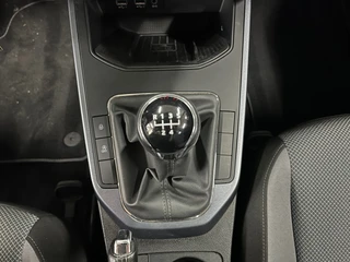 Seat Arona 1.0 TSI Xcellence Launch Edition / Navi /Apple Carplay / 29