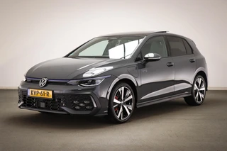 Volkswagen Golf 1.5 eHybrid GTE | LEDER | PANORAMADAK | HEAD UP | STOELVENTILATIE | STUURVERWARMING | TREKHAAK | 18"