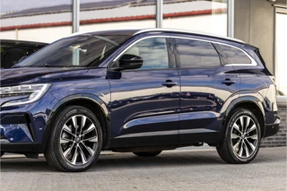 Renault Espace E-Tech full hybrid 200 techno 7p. | Trekhaak | Camera | ACC / 17