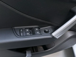 Audi Q2 30 TFSI Pro Line App-Connect DAB+ Climate Control Parkeersensoren / 19