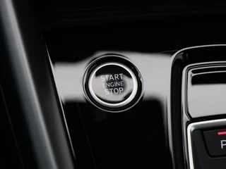 Audi A3 Sportback 45 TFSi 272 Pk e S-line Competition | Trekhaak | Stoelverwarming | Adaptive Cruise | Half Leer | Camera | Carplay | 18 Inch | 28.601 Km !! / 37