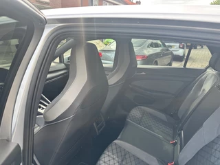 Volkswagen Golf 1.5 ETSI 2x R-LINE BNS+ DSG AUTOMAAT / 22