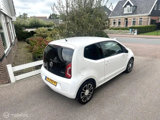 Volkswagen Up! 1.0 high up! BlueMotion AIRCO CARPLAY NAVIGATIE NETTE EN ZUINIGE AUTO!! / 5