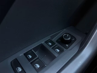 Volkswagen T-Cross 1.0 TSI Style * Virtual Cockpit * Stoelverwarming * Carplay / 37