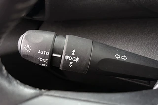 Citroen Ë-C4 X Feel 50 kWh Apple CarPlay Climate Control 18" / 37