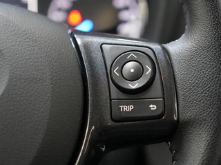 Toyota Yaris 1.5 Hybrid Comfort ✅Stoelverw.✅Camera✅Clima✅Two Tone✅Cruise✅Keyless✅Clima✅ / 17