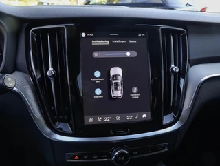Volvo V60 T6 Plug-in Hybrid 350PK AWD Plus Dark / 20