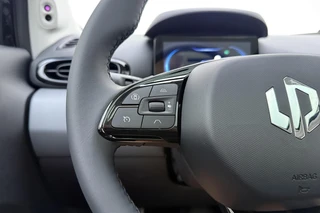 Leapmotor T03 Design 37.3 kWh | Inclusief Overstapweken voordeel | Nieuw | Snel leverbaar | Camera | Panoramadak | Adaptive cruise control | Dodehoek detectie | Lichtmetalen velgen / 20