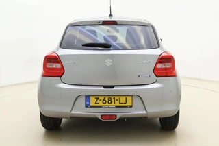 Suzuki Swift 1.2 Style Smart Hybrid 83pk | Navigatie | Climate Control | Cruise Control | Stoelverwarming | Camera | Lichtmetalen Velgen | Apple Carplay - Android Auto / 12