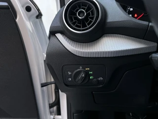 Audi Q2 30 TFSI Pro Line App-Connect DAB+ Climate Control Parkeersensoren / 22