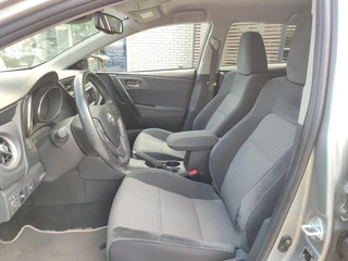 Toyota Auris 1.8 Hybrid DYNAMIC ULTIMATE / 11