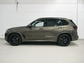 BMW X5 xDrive50e M-Sport Panoramadak | Massage | Harman Kardon / 5