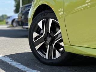 Peugeot 208 1.2 Hybrid 110 e-DCS6 Allure | Climate Control | Navigatie | Full LED | DAB | Parkeercamera/-sensoren | Apple Carplay/Android Auto | Dode hoekdetectie | Lichtmetalen velgen | / 32