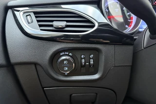 Opel Astra 1.4 Innovation Automaat | Navigatie | Camera | AGR Stoelen | Keyless | Climate control | Lichtmetalen velgen | Cruise control / 21