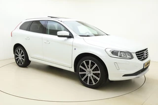 Volvo XC60 2.0 T5 FWD Ocean Race 245pk | Panoramadak | Elektrische stoelen | Verwarmde voorruit | Stoelverwarming | Handsfree kofferklep | Camera | Lederen bekleding | Afneembare trekhaak | 1.600kg trekgewicht | NL auto / 9
