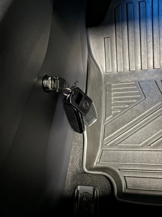 Toyota RAV4 2.5 Hybrid Business/ NL auto/ Bearlock slot/ Navi / 34
