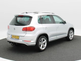 Volkswagen Tiguan 1.4 TSi R-Line Edition 125 Pk | Panoramadak | Trekhaak | Camera | Cruise Control | Climatronic | Navigatie | 18 Inch / 2