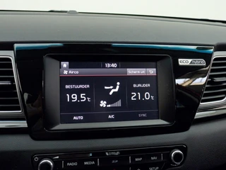 Kia Niro 1.6 GDi Hybrid DynamicLine | Trekhaak | All-seasonsbanden | Navigatie / 35