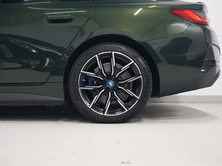 BMW i4 M50 84 kWh Schuifdak | Harman Kardon | CoPilot / 37