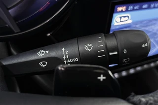 Alfa Romeo Junior 1.2 Turbo Hybrid Ibrida Speciale Pack Techno Stoelverwarming Camera / 42