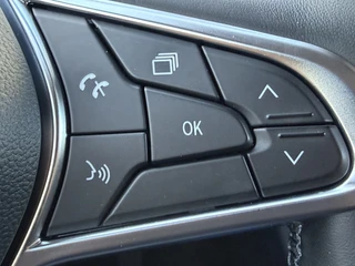 Renault Captur 100pk Intens (Keyless Entry - Camera - Parkeersensoren V+A - LED - Automatische Airco - Navigatie - Two Tone) / 18
