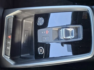 Audi A3 Limousine 30 TFSI AUTOMAAT * Carplay * Climate Control * Parkeersensoren * / 38