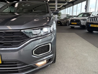 Volkswagen T-Roc 1.5 TSi 150PK DSG Sport Bns R-Line  AFN.TREKHAAK/19INCH/CAMERA/NAVI/VIRTUAL/CARPLAY/PDC / 67