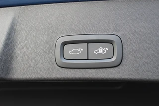 Volvo XC40 2.0 B4 R-Design  | Harman Kardon | Trekhaak | Memory | Adaptieve Cruise | Elektr. Achterklep / 41