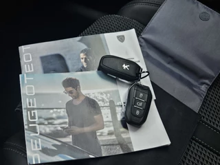 Peugeot 208 1.2 GT LINE NAVI TEL LEER SPORTSTOELEN KEYLESS VIRTUAL 3D / 30