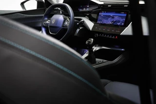Peugeot 308 1.2 PureTech Allure Pack Business | ERGO COMFORT | CONNECTED SERVICES | DRAADLOZE LADER | STOELVERWARMING | CAMERA / 16