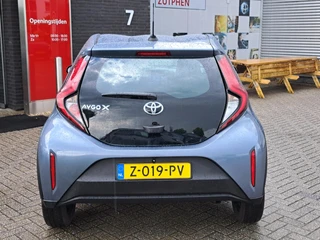 Toyota Aygo X PLAY APPLE & ANDROID ACHTERUITRIJCAMERA AD-CRUISE LED-DAGRIJ NL-AUTO / 7