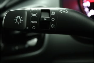 Kia Stonic 1.0 T-GDi MHEV DynamicPlusLine  Apple Carplay/Android Auto - Cruise Control - Climate Control - Navigatie - Stuur/Stoel Verwarming - fabrieksgarantie tot 11-2031 / 23