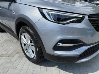 Opel Grandland X 130 PK 8-Traps Automaat | Climate control | Panorama dak | Winterpakket | Navigatie | Parkpilot | LM-Velgen | Trekhaak | AGR | Xenon verlichting / 22