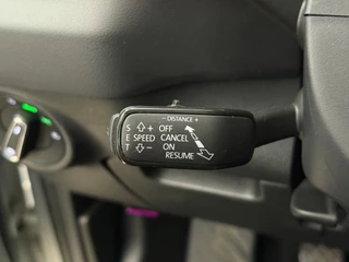 Skoda Karoq 1.5 TSI ACT Style | Adaptive cruise | Stoelverwarming | CarPlay | Camera | Parkeersensoren achter | Trekhaak / 18