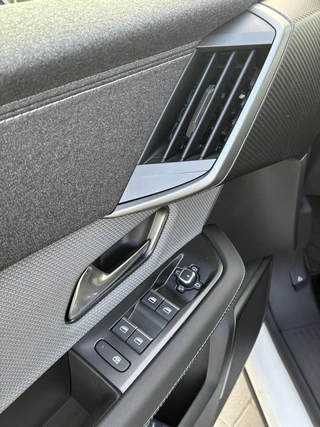 Opel Grandland Electric Business Edition 73 kWh | ECC | Navigatie | Elektrisch glazen panorama-dak | Matrix LED Verlichting | Cruise control | Camera | Winterpakket | 19" LM-Velgen / 36