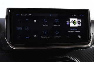 Peugeot 2008 1.2 PureTech 130 PK Allure - Automaat  | Dig. Cockpit | Adapt. Cruise | Stoelverw. | PDC | Camera | App. Connect | ECC | LM 17" | / 15