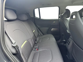 Kia EV2 Plus 42.2 kWh 3.000,- Inruilkorting | Privacy Glass | 18" lichtmetalen velgen | Warmtewerend glas rondom | Draadloze oplader voor smartphone / 30