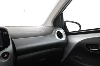 Toyota Aygo 1.0 VVT-i x-play  5 Deurs, Camera, / 27