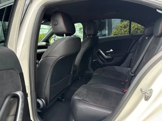 Mercedes-Benz A-klasse 200 AMG Edition Premium Plus * Camera * Carplay * 18 Inch / 6