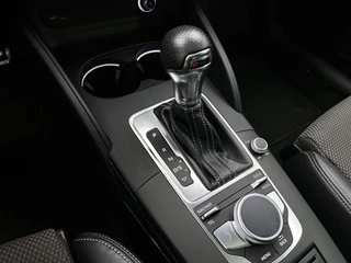 Audi A3 Limousine 35 TFSI S-Line Automaat | Adaptive Cruise | Parkeersensoren | Panoramadak / 18